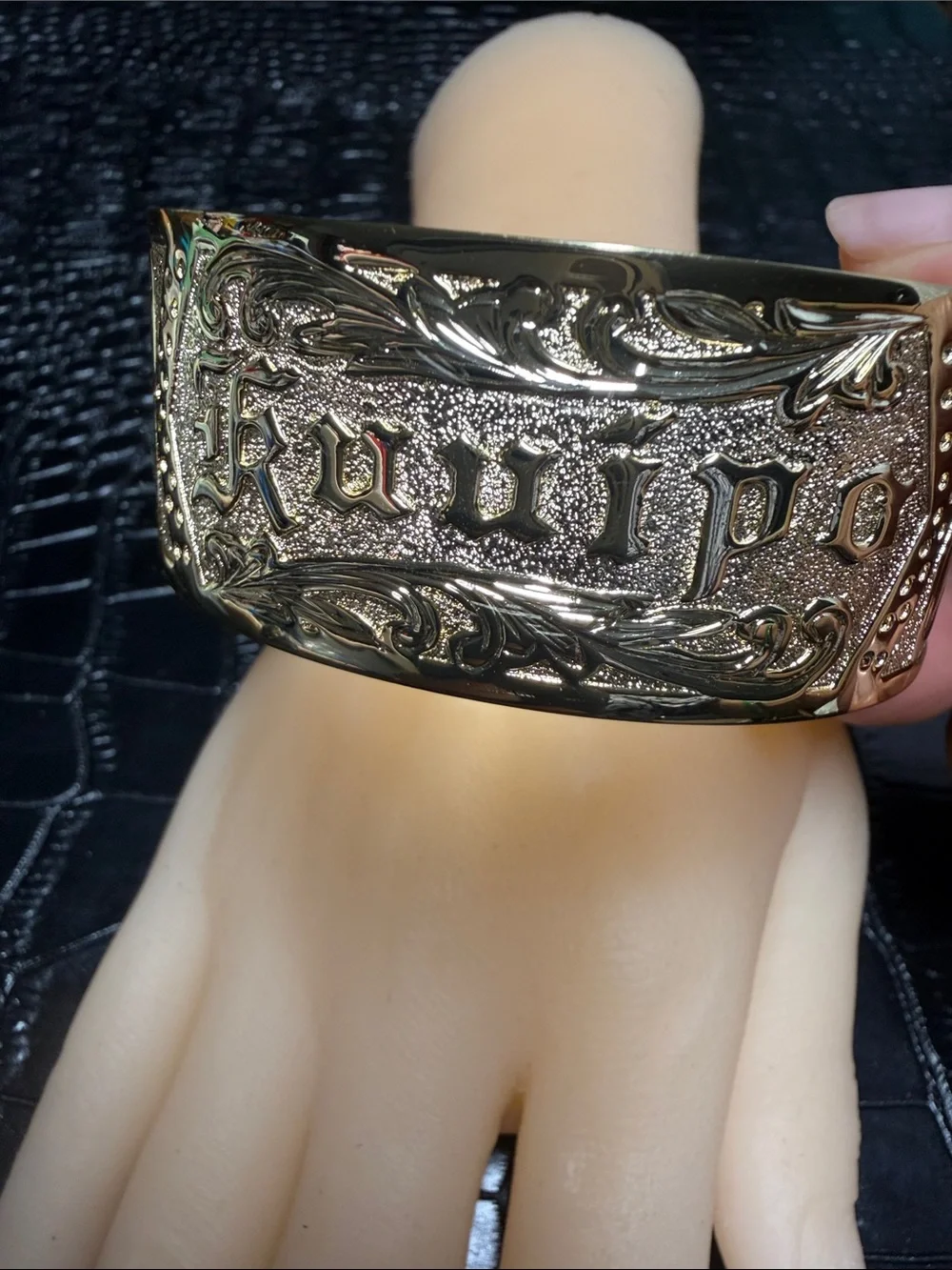 Hawaiian High Quality Silver Plated Bangle Bracelet (KUUIPO design)